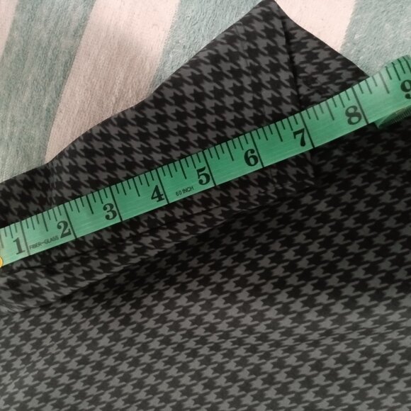 NWOT NEW BALANCE "DRY" BLACK STAR PATTERN SHORTS WITH 3 POCKETS, SIZE "L" - Picture 9 of 13